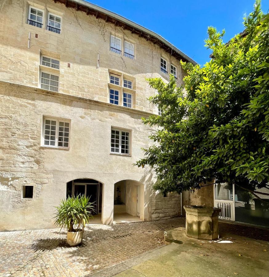 Appartement Aux Pieds Du Palais Des Papes. 아비뇽 외부 사진